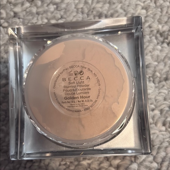 BNIB BECCA Soft Light Blurring Powder - Picture 6 of 7